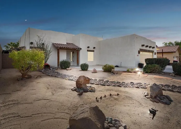 Beautiful Desert Oasis Villa With Pool