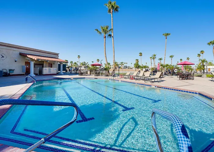 Pool, Hot Tub & Tennis Courts: Yuma Home Near Dtwn