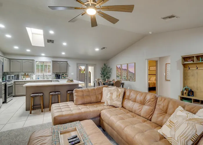 Foothills Family Home Near Lake & Colorado River!